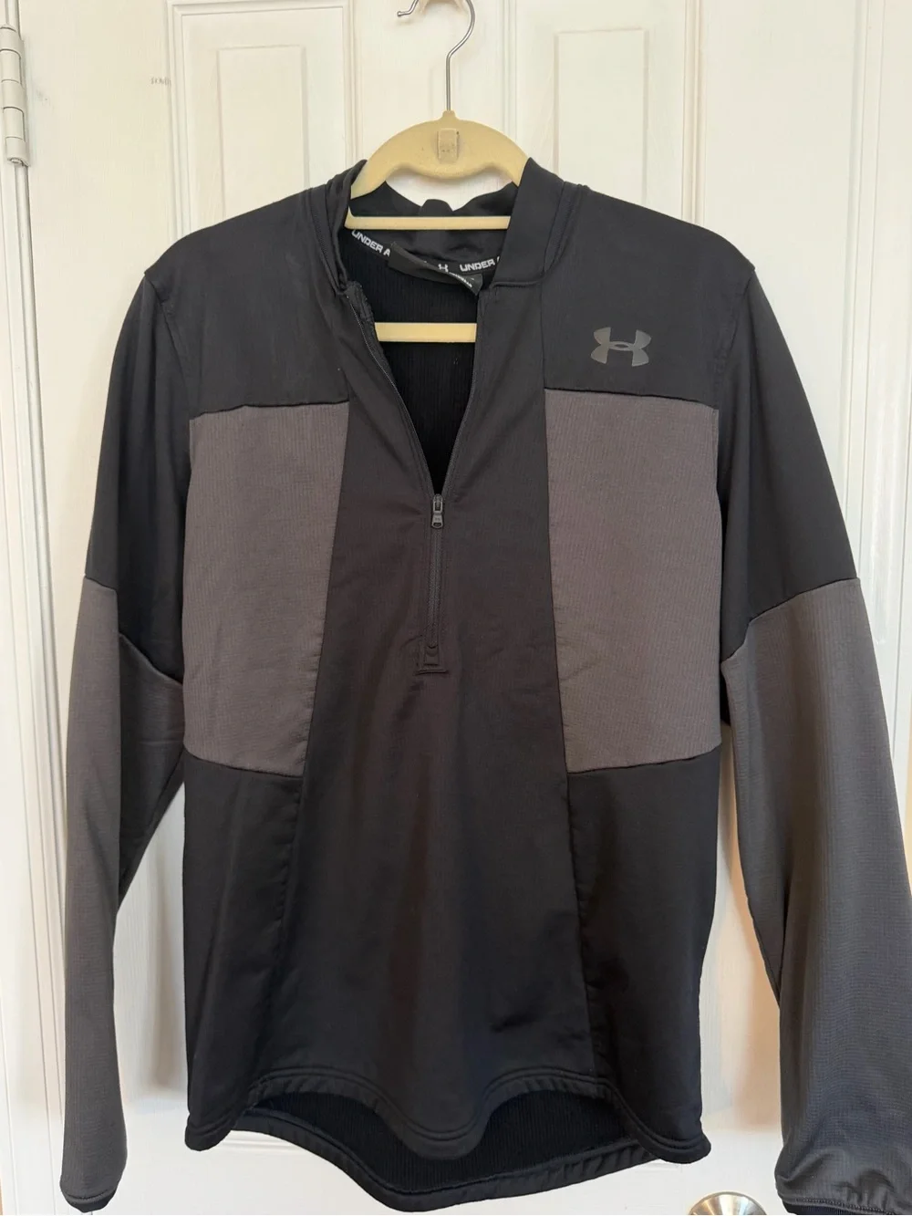 Under Armour Men’s Black & Gray Quarter-Zip Performance Pullover